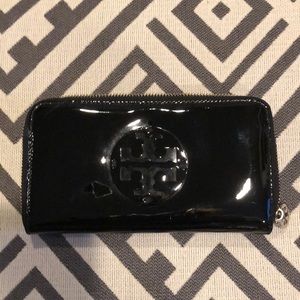 Tory Burch Patent Leather Continental Wallet